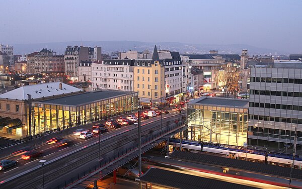 Bahnhof bei Nacht