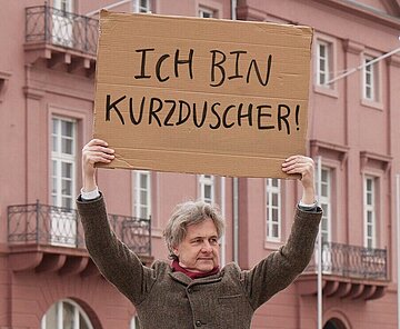 Oberbürgermeister Dr. Frank Mentrup bekennt sich als Kurzduscher.