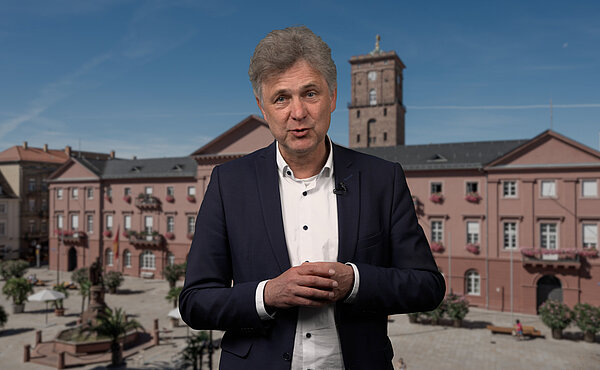 Oberbürgermeister Dr. Frank Mentrup während der Aufnahme des Videos