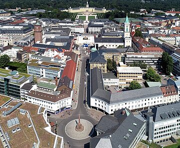 Luftbild Luftbild vom Rondellplatz mit Blick auf das Schloss.