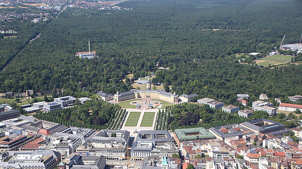 Innenstadt Luftbild Schloss mit Hardtwald