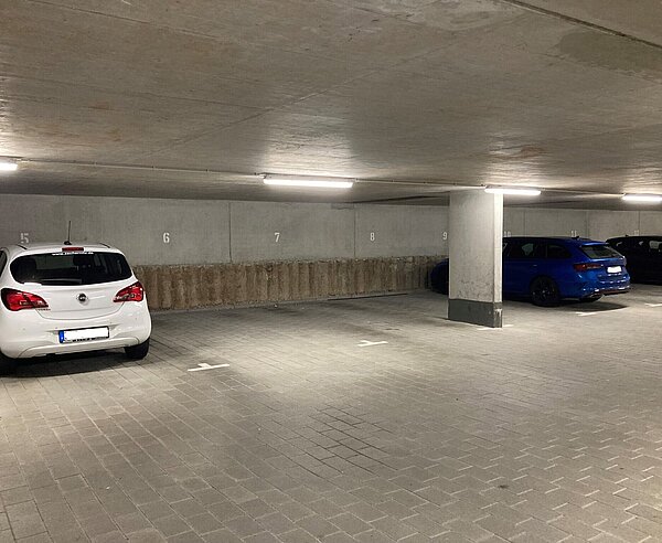 Tiefgarage Ungenutzte Stellplätze in einer privaten Tiefgarage