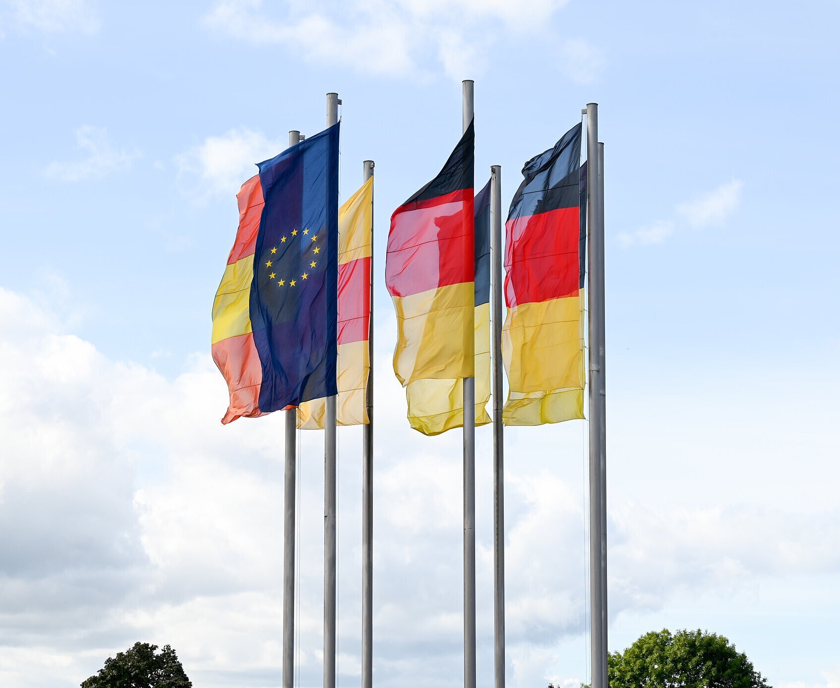 Fahnenbastion Fahnen wehen im Wind
