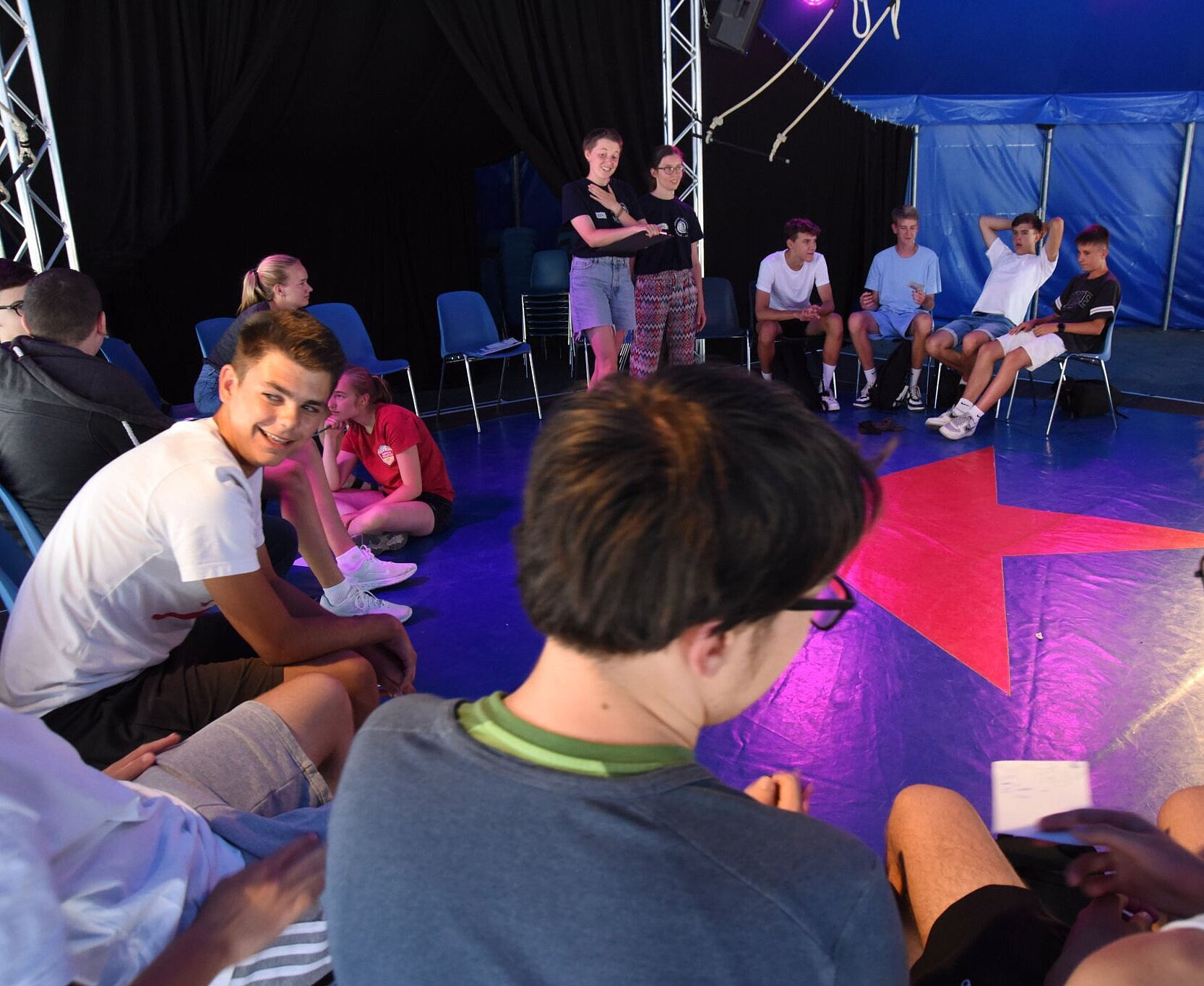 Workshop Schülerinnentage 2022 Ein Workshop im Rahmen der Schülerinnentage im Zirkus Maccaroni