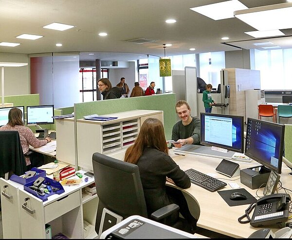 WILLKOMMEN IM BÜRGERBÜRO: Die Anlaufstelle in Hagsfeld soll wie die in der Kaiserallee 8 um ein Terminal erweitert werden, an dem Bürgerinnen und Bürger digitale Angebote wahrnehmen können. Archivfoto: Fränkle