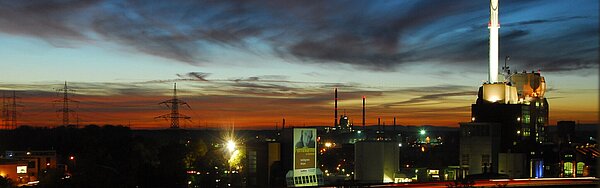 Heizkraftwerk Das Heizkraftwerk am Rheinhafen im Stadtteil Mühlburg.