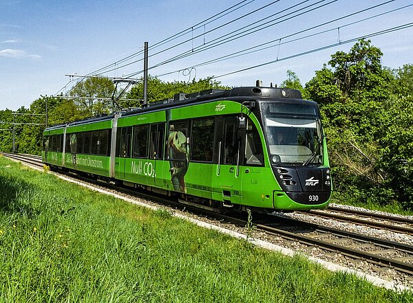 LogIKTram - AVG Froschbahn Foto einer grünen Straßenbahn - der AVG Froschbahn.