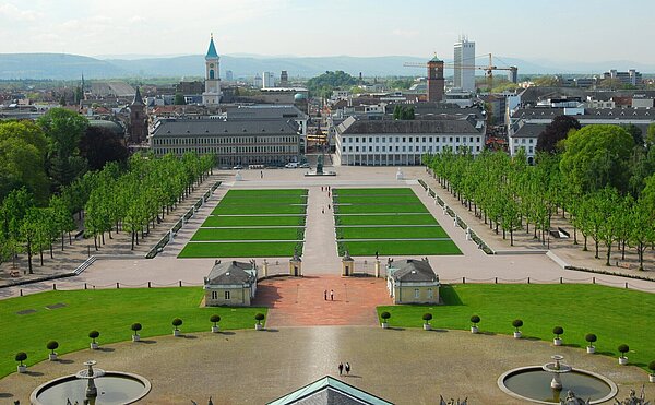 Schlossplatz von oben Richtung Innenstadt Schlossplatz von oben Richtung Innenstadt