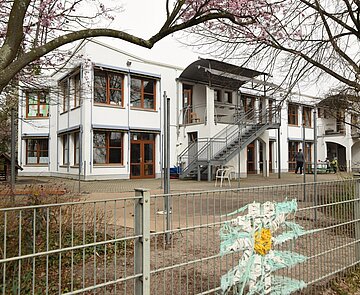 Schülerhort Haid-und Neu-Straße Gebäudeansicht Schülerhort Haid-und Neu-Straße