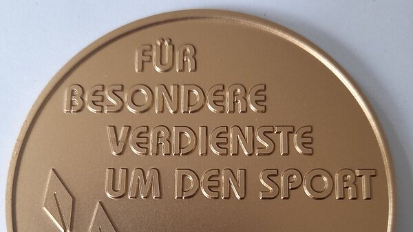 Auszeichnung der Stadt Karslruhe für besondere Verdienste um den Sport Medaille