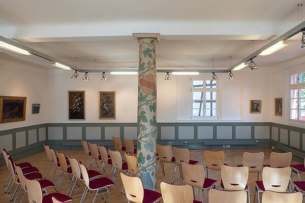 Bürgersaal im Rathaus I  Das Bild zeigt den Bürgersaal im Rathaus I in Grötzingen.
