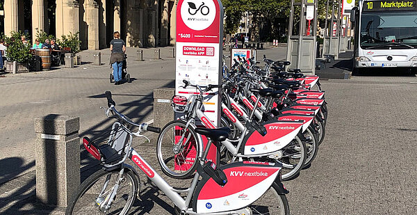 KVV.nextbike Das Foto zeigt eine KVV.nextbike Station am Karlsruher Hauptbahnhof.