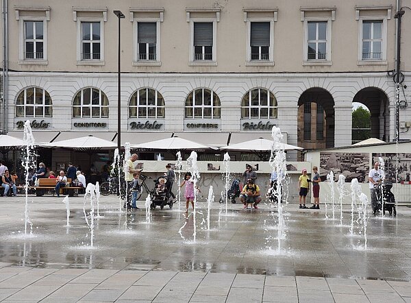 Wasserspiele am Marktplatz Das Bild zeigt die Wasserspiele am Marktplatz.