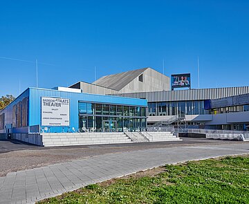 Badisches Staatstheater Karlsruhe, neues Entrée Aussenansicht, des neuen Entrées des Badischen Staatstheaters