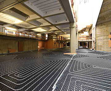 Das Bild zeigt das digitale Leitsystem der Stadthalle Karlsruhe.