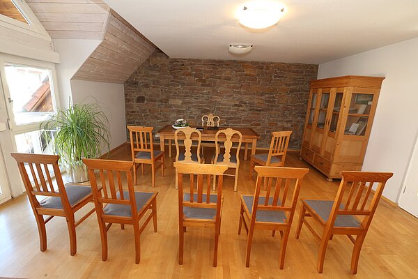 Das Foto zeigt einen Trausaal im Rathaus Wettersbach