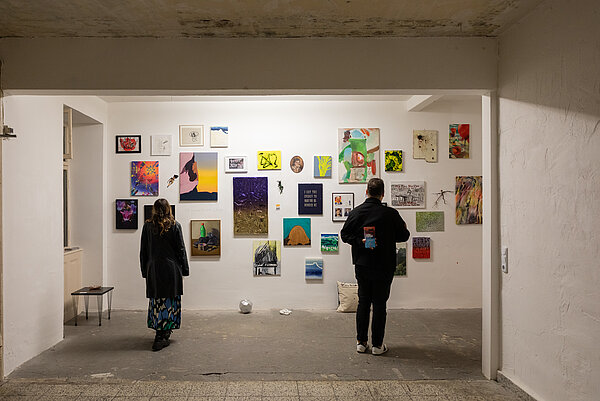 Blick auf einen Ausstellungsraum "Luis Leu"