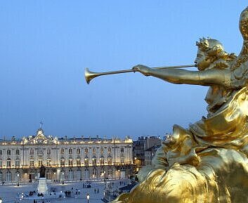 Bild zeigt Place Stanislas in Nancy