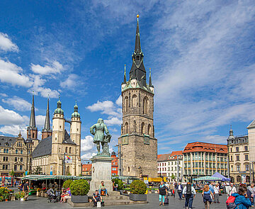 Bild zeigt Marktplatz von Halle.