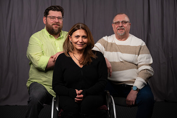 Gruppenbild des Vorstands (von rechts nach links): Artur Budnik, Vorsitzender, Meftune Ippolito, stellvertretende Vorsitzende, und Joachim Gutmann, stellvertretender Vorsitzender