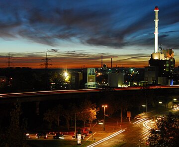 Das Heizkraftwerk am Rheinhafen im Stadtteil Mühlburg.