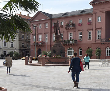 Zu Fuß in Karlsruhe unterwegs