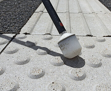 Barrierefrei mobil - Das Foto zeigt eine Taktile Leitfläche.