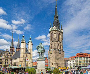 Bild zeigt Marktplatz von Halle.