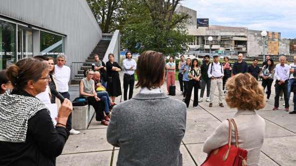 Informationen vor dem Badischen Staatstheater am 21. September 2023