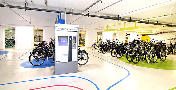 Das Foto zeigt die Fahrradstation Süd am Hauptbahnhof.