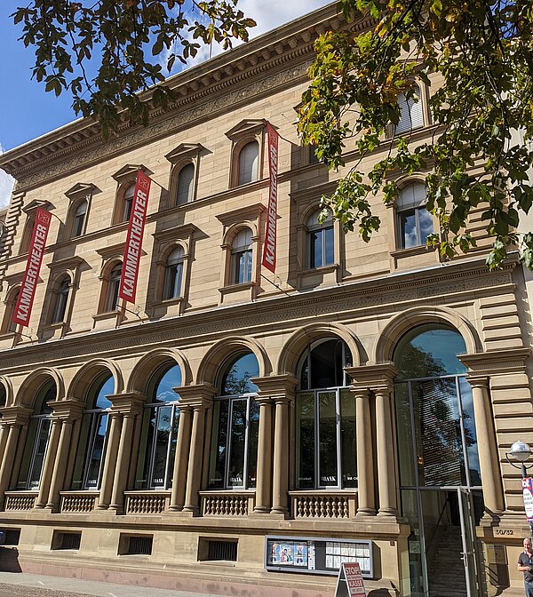 Abbildung des Kammertheaters in der Karlsruher Herrenstraße