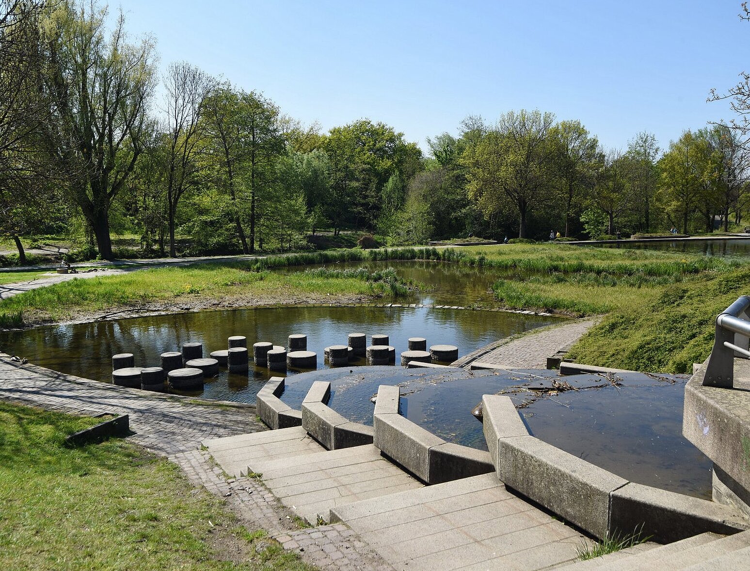 Die verschiedenen Ebenen des Brunnen in der Günther-Klotz-Anlage