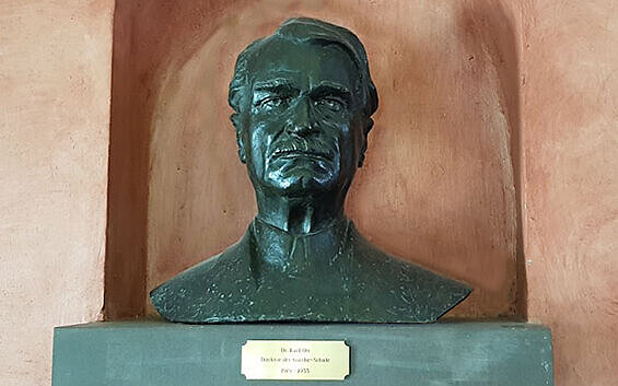 Büste von Dr. Karl Ott