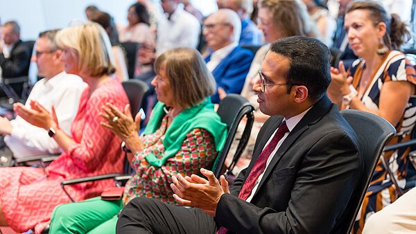 India Board Karlsruhe 20.07.2023 in der Sparkasse Karlsruhe. 
Netzwerktreffen mit Vorträgen zum Thema Indien.