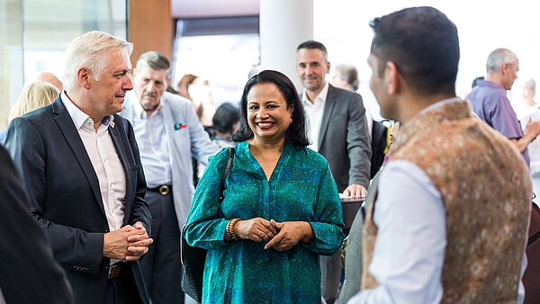 India Board Karlsruhe 20.07.2023 in der Sparkasse Karlsruhe. 
Netzwerktreffen mit Vorträgen zum Thema Indien.