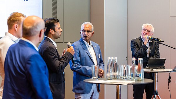India Board Karlsruhe 20.07.2023 in der Sparkasse Karlsruhe. 
Netzwerktreffen mit Vorträgen zum Thema Indien.