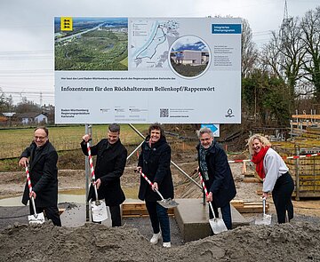Erster Spatenstich für das Infozentrum zum Hochwasser-Polder Bellenkopf / Rappenwört