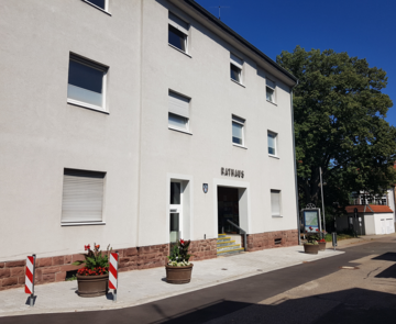 Abbildung des Rathauses in Wolfartsweier.