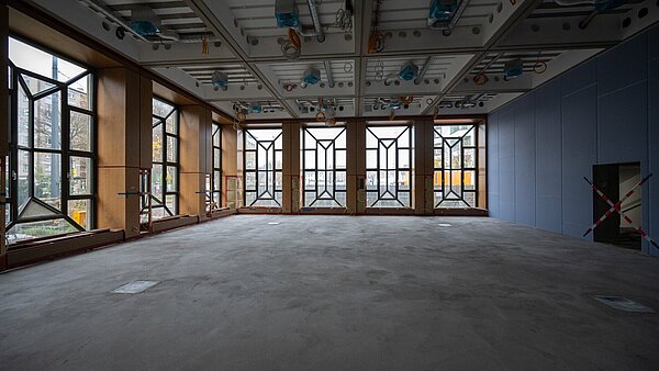 Begehung der Stadthalle Karlsruhe während der Sanierung im November 2024.