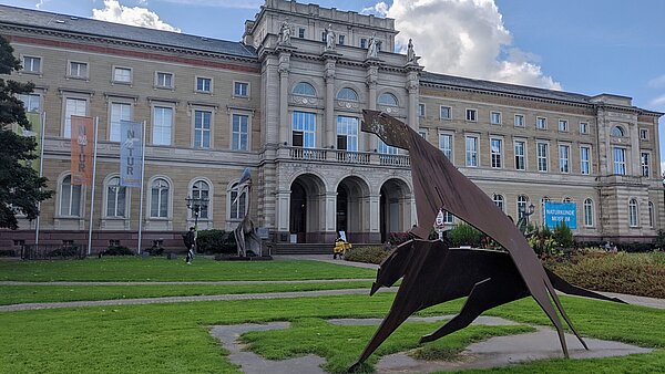 Staatliches Museum für Naturkunde, Außenansicht