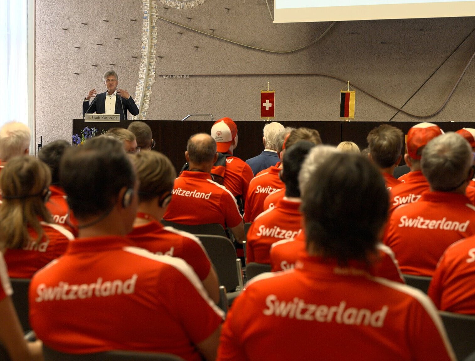 Oberbürgermeister Dr. Frank Mentrup begrüßt die Schweizer Delegation im Bürgersaal des Rathaus am Marktplatz