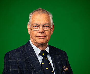 Porträt Dr. Gerhard Lenz