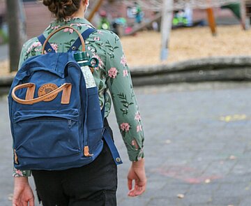 sicherer Schulweg in Coronazeiten (mit Maske)