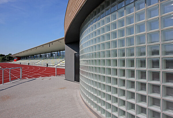 Nahaufnahme der Glasbausteinwand