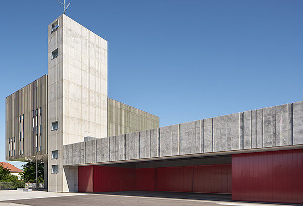 Fahrzeughalle außen