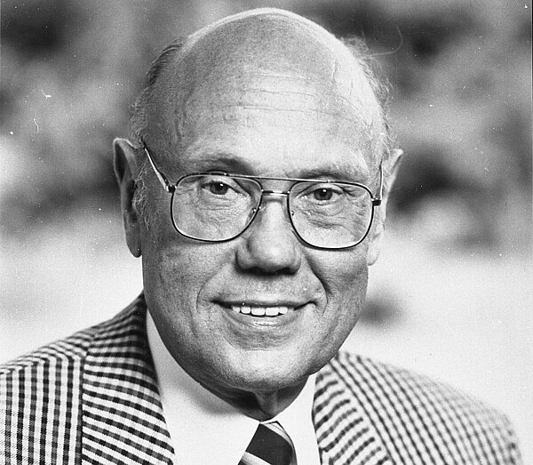 Professor Dr. Gerhard Seiler 1993