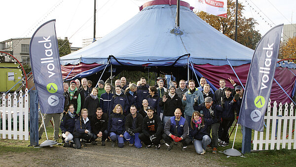 Vollack Gruppe: Teamwork im Zirkuszelt