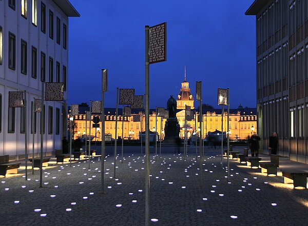 Platz der Grundrechte bei Nacht