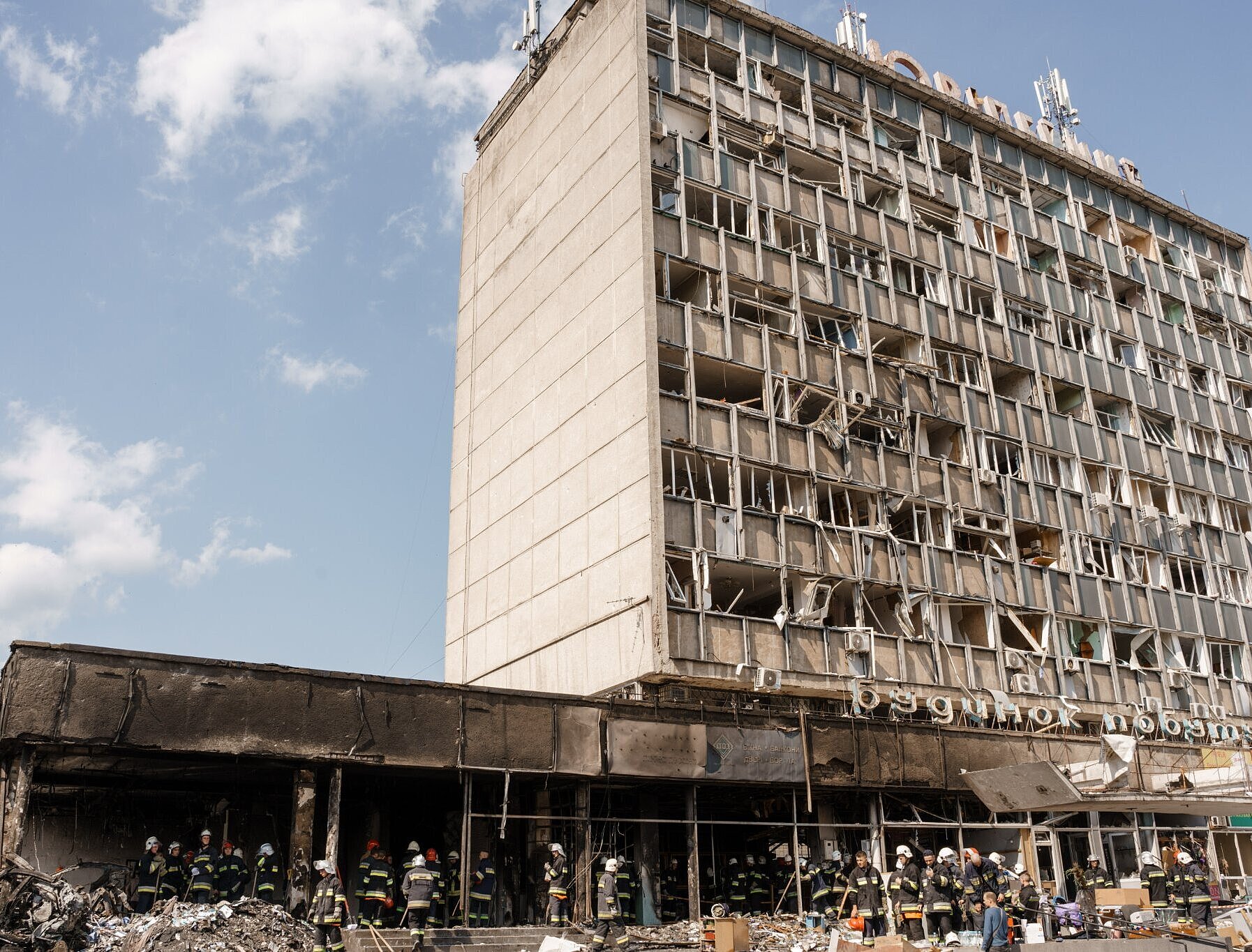 Peremohy-Platz nach Bombardierung