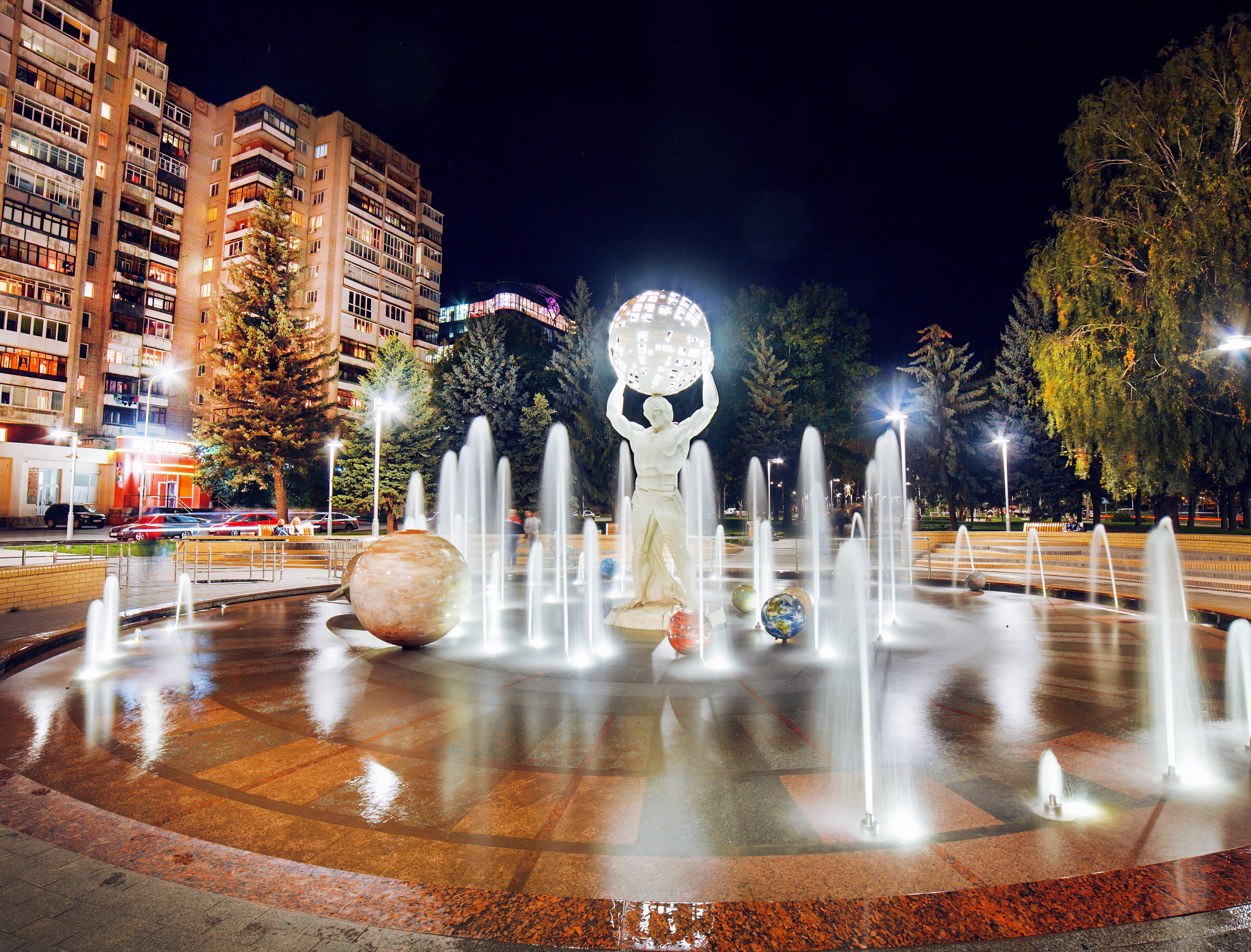 Wasserspiele bei Nacht